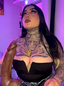 Snapshot of CloeeBeckam chatting on November 21, 6:34 am CloeeBeckam online show from November 21, 6:34 am