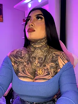 Snapshot of CloeeBeckam chatting on November 26, 10:27 am CloeeBeckam online show from November 26, 10:27 am