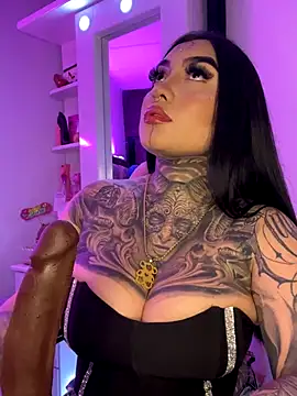 Snapshot of CloeeBeckam chatting on November 28, 4:48 am CloeeBeckam online show from November 28, 4:48 am