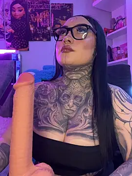 Snapshot of CloeeBeckam chatting on February 28, 2:56 am CloeeBeckam online show from February 28, 2:56 am