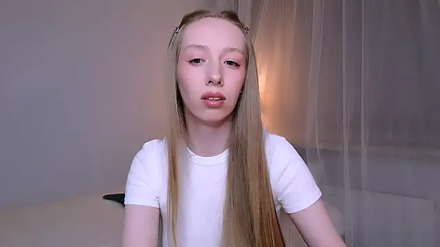 Luna insniity online show from April 19, 9:39 pm