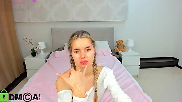 Donna Evans online show from April 9, 9:31 pm