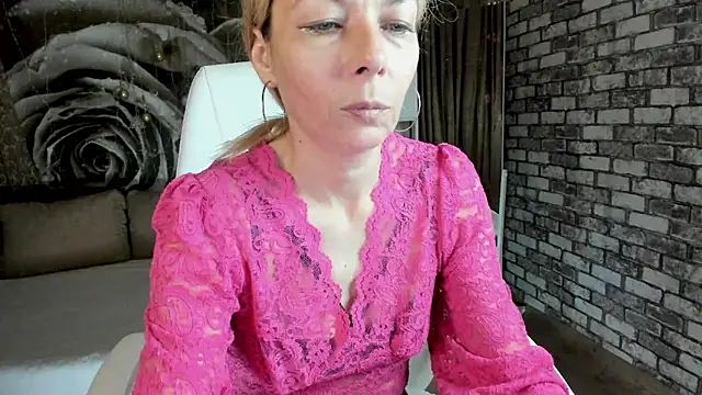 Eva Melow online show from May 31, 3:08 pm