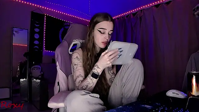 wet dream  online show from March 3, 6:30 am