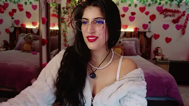 azahar  ziiz online show from February 11, 1:21 am