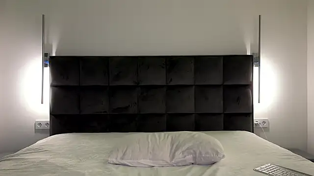 NotElis online show from September 13, 3:12 pm