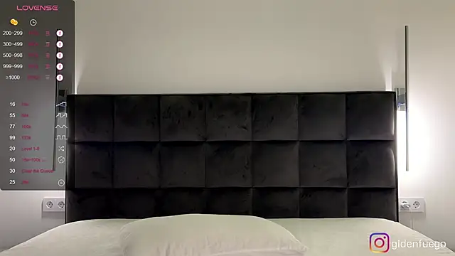 NotElis online show from October 19, 2:07 pm