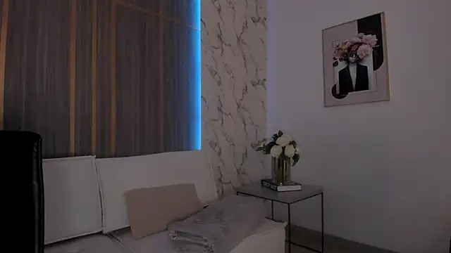 IsabellaAllen online show from March 23, 10:36 pm