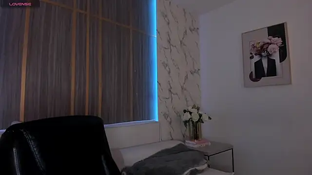 IsabellaAllen online show from June 5, 2:18 am
