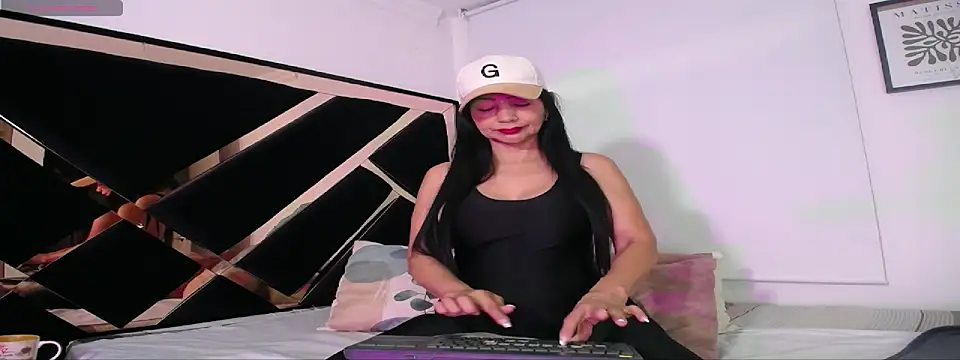 EVA45LOVES online show from November 10, 10:14 am