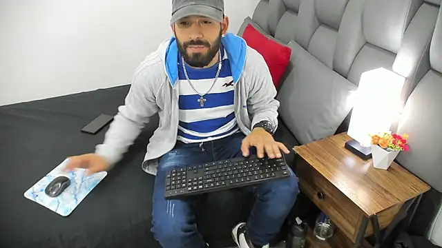 Thiagogomez online show from March 9, 7:18 pm