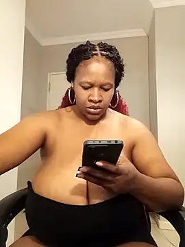 bustylisa1983 online show from April 8, 6:24 am