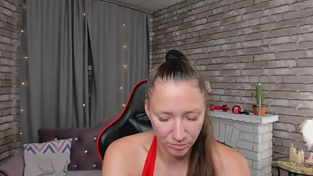 Snapshot of SarahCoksss chatting on June 11, 2:53 am SarahCoksss online show from June 11, 2:53 am