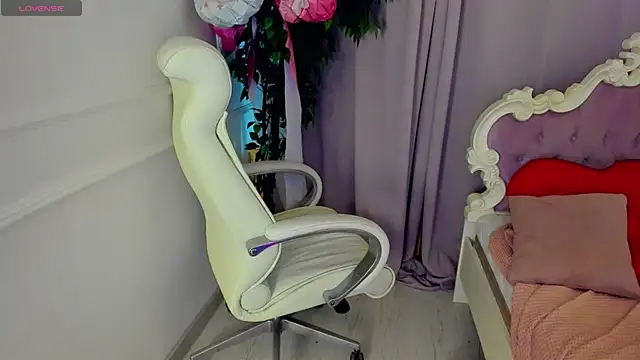 Lily Marlin online show from June 7, 3:54 am