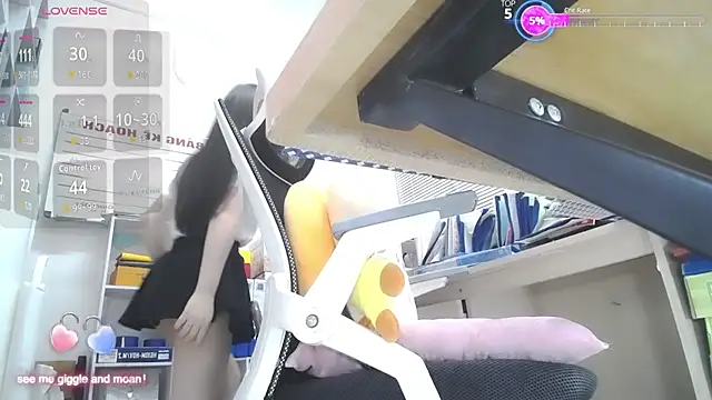 Snapshot of Ariel_Bae chatting on January 17, 3:22 am Ariel Bae online show from January 17, 3:22 am