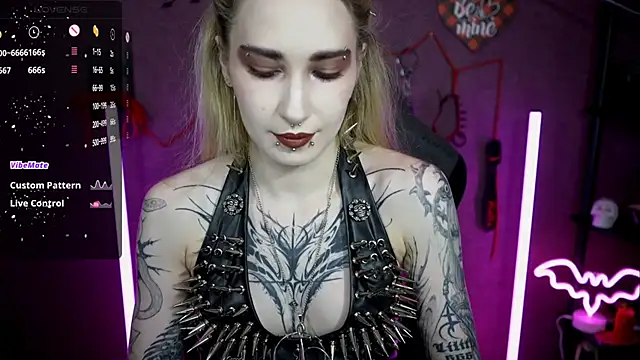 amywhitenessxx online show from April 4, 12:57 pm