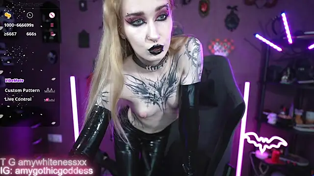 amywhitenessxx online show from June 7, 11:14 am