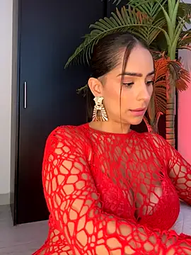 Snapshot of Mau_White chatting on December 21, 9:11 pm Mau White online show from December 21, 9:11 pm