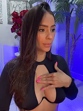 Snapshot of Mau_White chatting on March 8, 1:36 am Mau White online show from March 8, 1:36 am