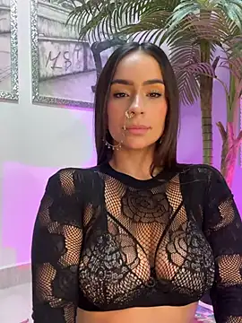 Snapshot of Mau_White chatting on March 15, 12:49 am Mau White online show from March 15, 12:49 am