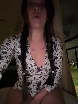 ambar-adaams online show from July 1, 12:01 am