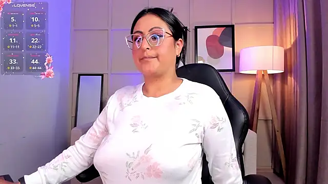 Snapshot of Amber_gold_ chatting on December 14, 3:56 am Amber gold online show from December 14, 3:56 am