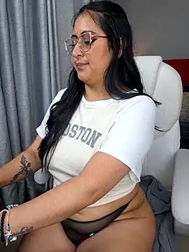 Snapshot of Amber_gold_ chatting on December 22, 4:09 am Amber gold online show from December 22, 4:09 am