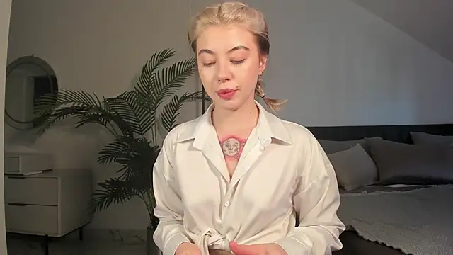 Snapshot of SimonaGerry chatting on March 23, 5:21 am SimonaGerry online show from March 23, 5:21 am