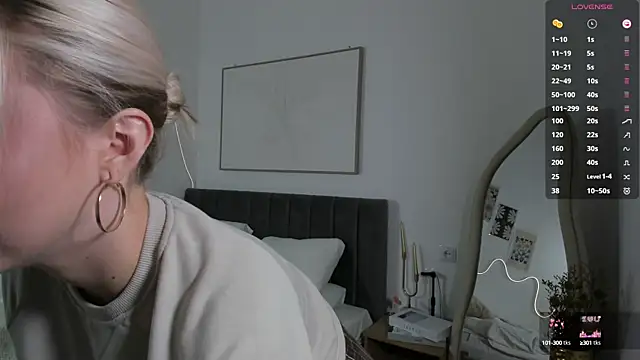 Snapshot of SimonaGerry chatting on September 17, 3:41 am SimonaGerry online show from September 17, 3:41 am