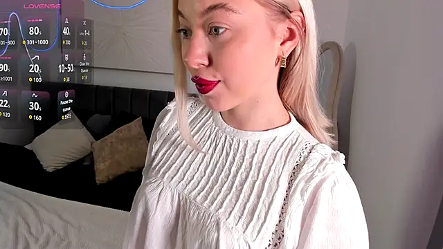 Snapshot of SimonaGerry chatting on November 12, 4:35 am SimonaGerry online show from November 12, 4:35 am