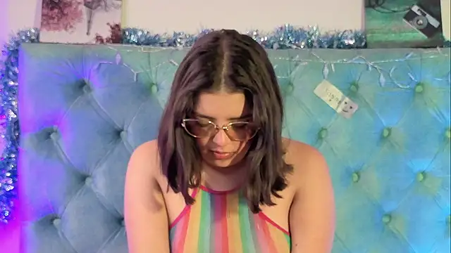 Paola Lyon  online show from December 22, 12:35 pm