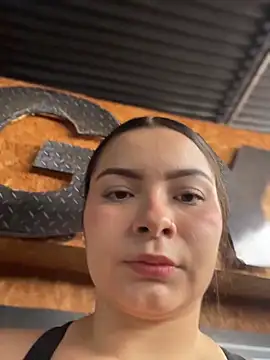 Snapshot of aneesa_darzi chatting on February 2, 9:24 pm aneesa darzi online show from February 2, 9:24 pm