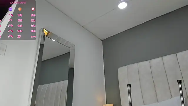 Ashleyy23x online show from November 10, 7:57 pm