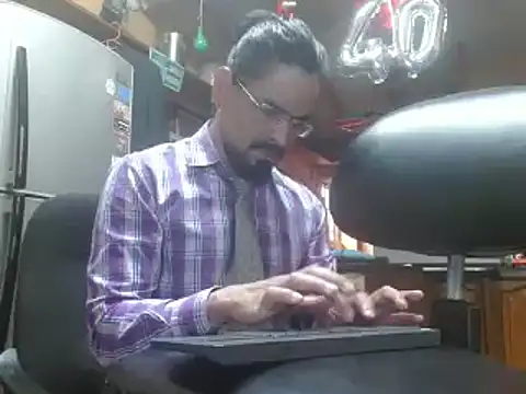 Dr Pocholate84 online show from January 22, 9:10 pm