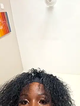 Kamdollie online show from December 4, 7:17 am