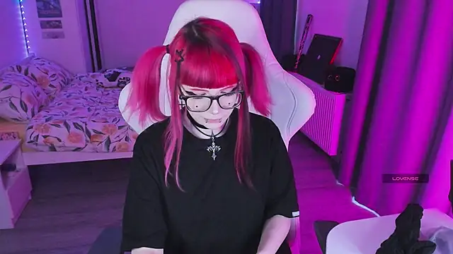 Snapshot of Yumi_Youkai chatting on December 22, 8:55 am Yumi Youkai online show from December 22, 8:55 am