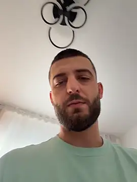 ElChapoGuzman95 online show from February 12, 10:43 am