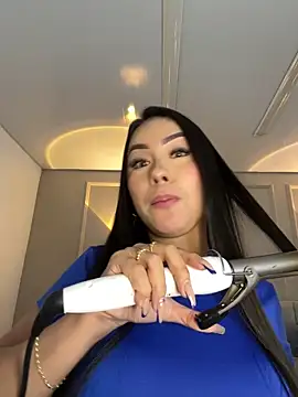 Snapshot of Miss_blue69 chatting on February 18, 1:45 am Miss blue69 online show from February 18, 1:45 am