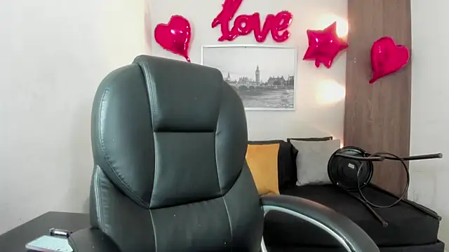 Cheryl JONES online show from March 20, 6:40 am