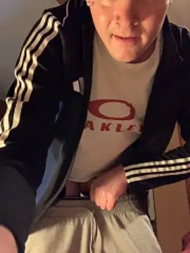 slutboy42000 online show from February 7, 9:40 pm