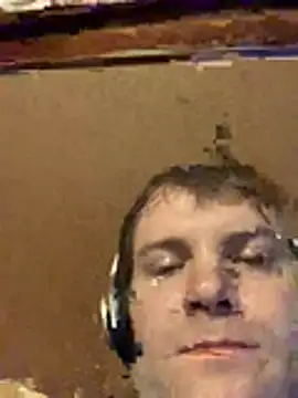 slutboy42000 online show from April 5, 7:11 pm