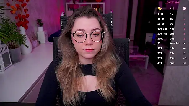 RemyCute online show from April 4, 4:48 pm