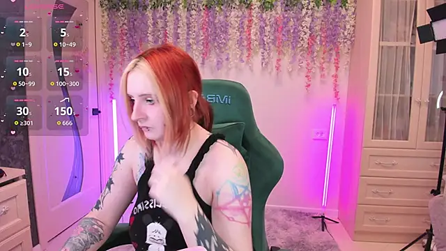 EmmyBunny online show from April 18, 2:43 pm