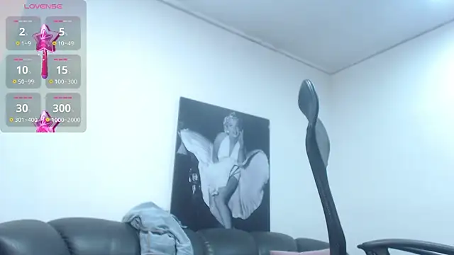 camilleDiaz16 online show from April 7, 10:09 pm