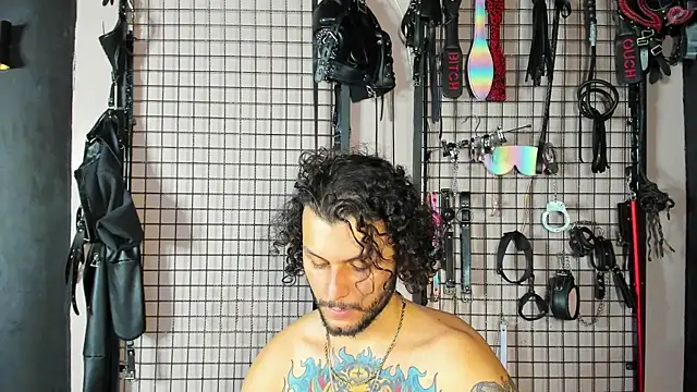 Twisted Fantasy online show from February 7, 3:19 pm