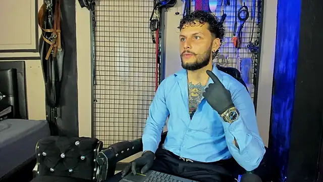 Twisted Fantasy online show from April 8, 3:28 am