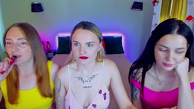 Snapshot of MagicEyess chatting on June 18, 8:47 am MagicEyess online show from June 18, 8:47 am