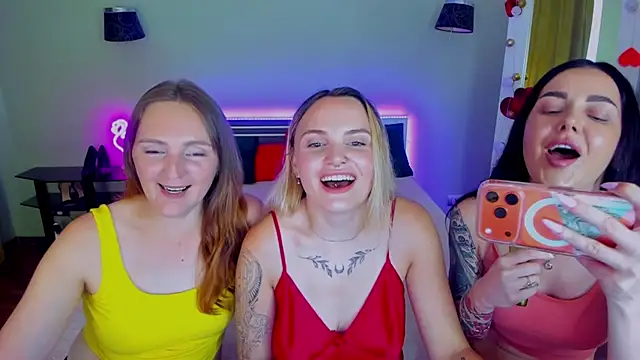 Snapshot of MagicEyess chatting on July 10, 8:50 am MagicEyess online show from July 10, 8:50 am