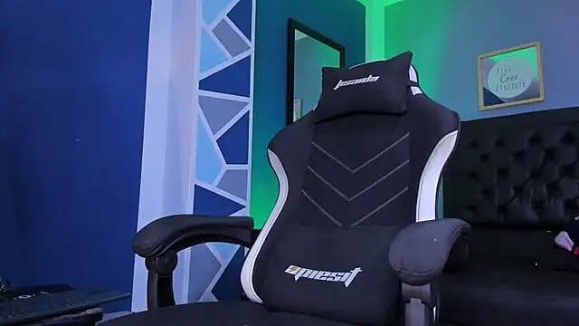 alex oficial online show from February 19, 5:36 am