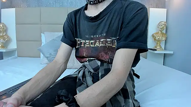 Hecatee 77 online show from March 18, 7:39 pm